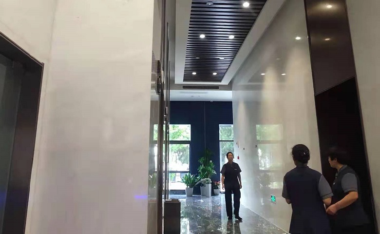 电梯间
